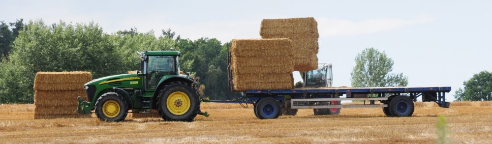 a old bale trailer mod for fs19
