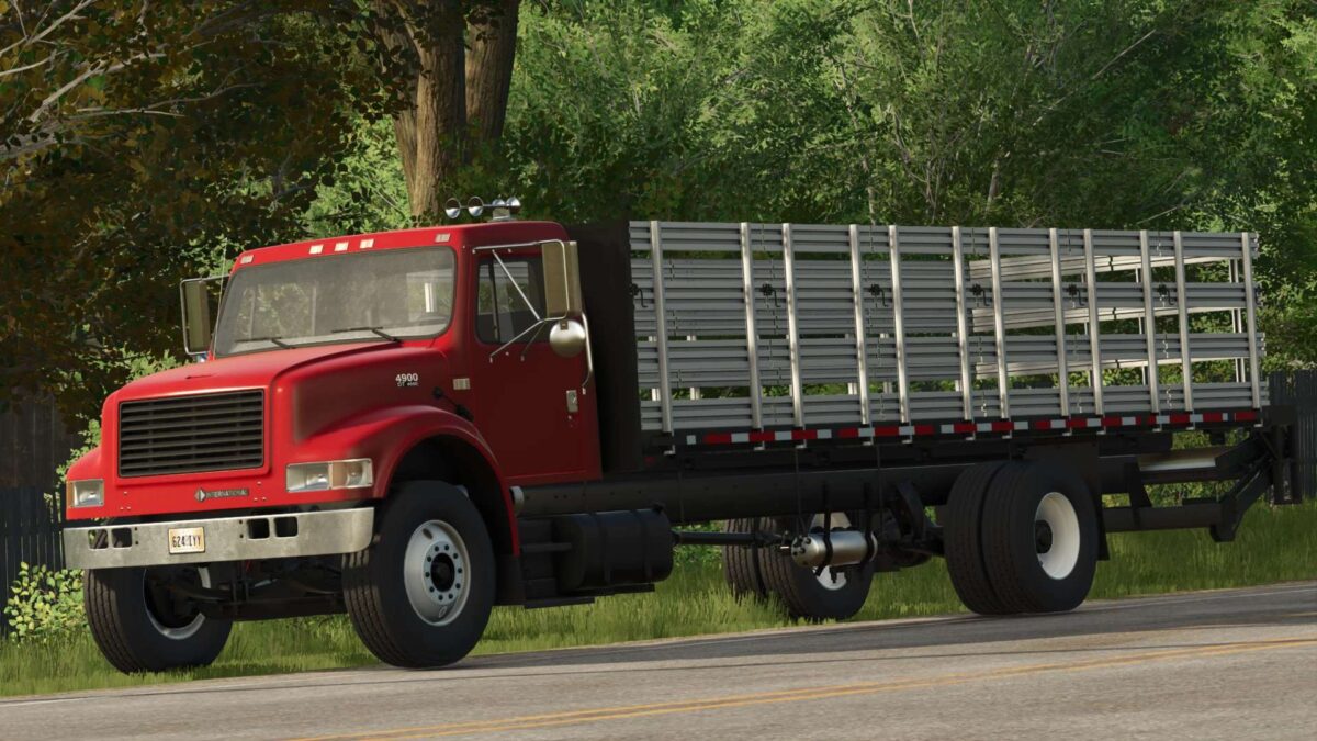 International 4900 Stakebed v 1.2